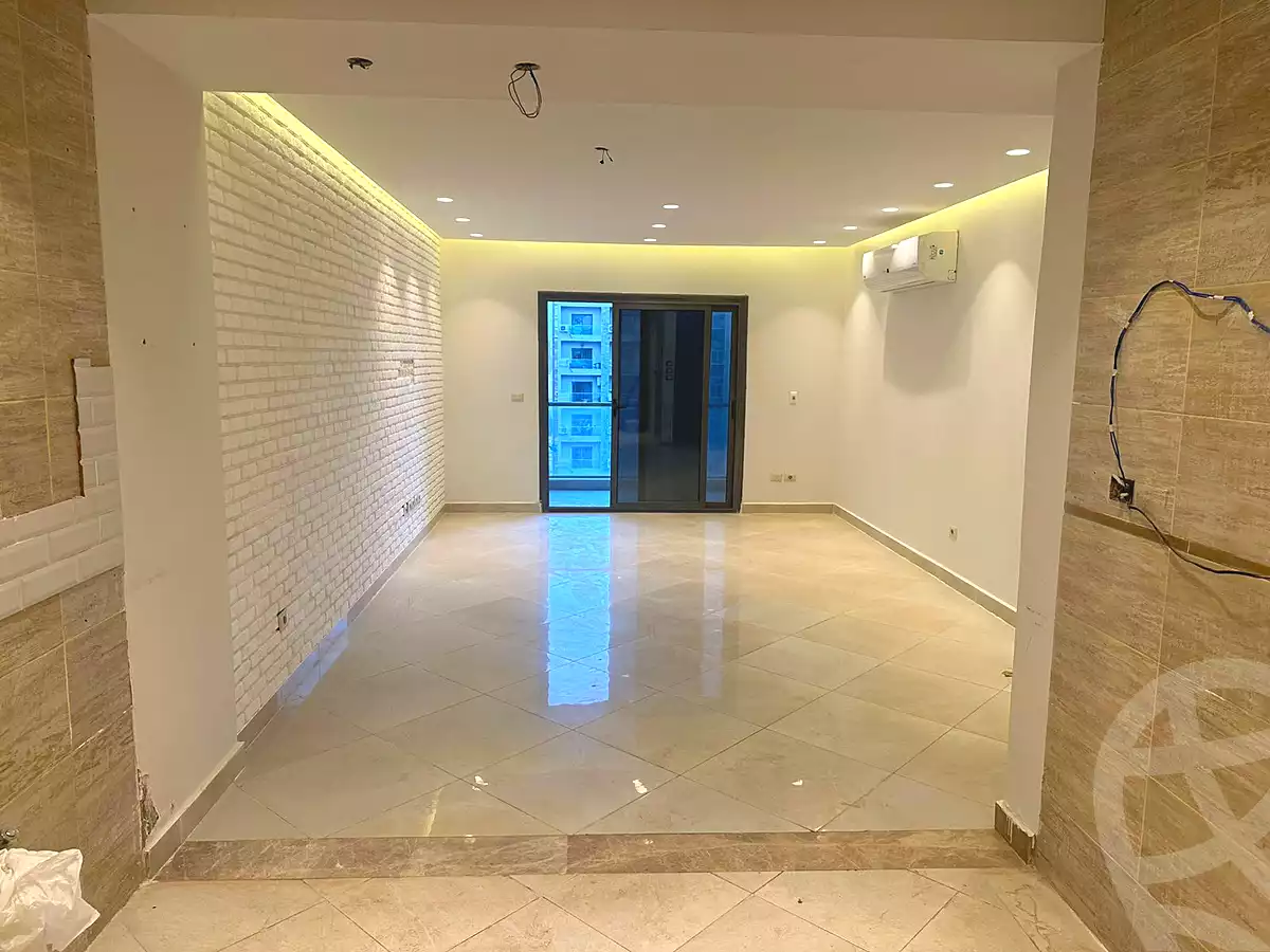 https://aqarmap.com.eg/ar/listing/7040838-for-sale-cairo-new-cairo-compounds-el-deyar-mokhabarat
