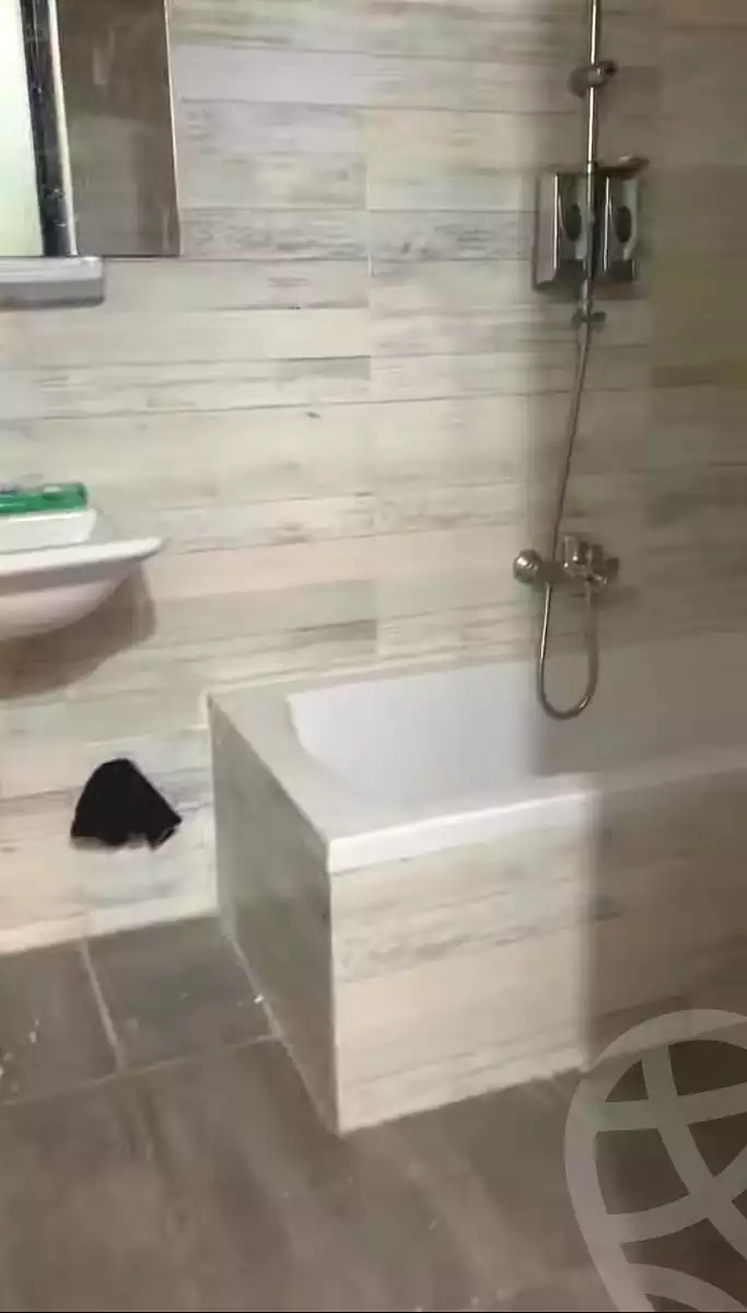 https://aqarmap.com.eg/ar/listing/7040911-for-sale-cairo-ain-shams-ain-shams-el-sharkia-el-zahraa-st