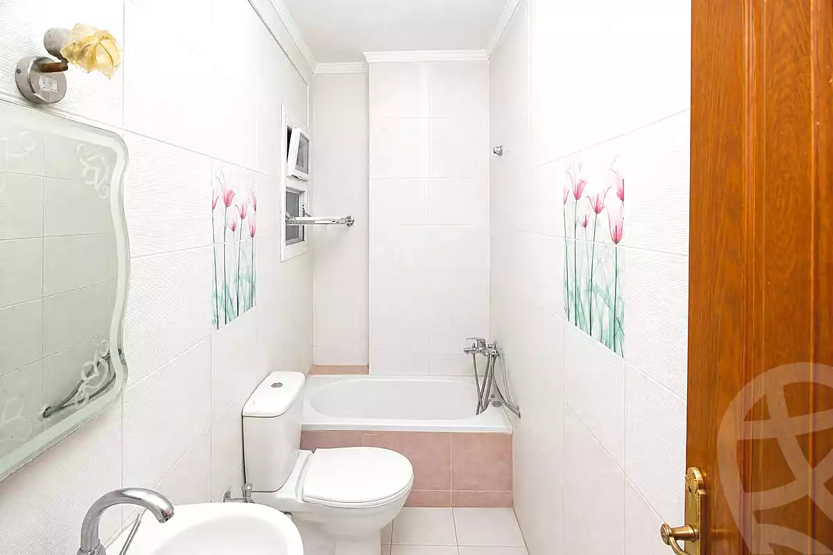 https://aqarmap.com.eg/ar/listing/7041303-for-sale-alexandria-moharram-bey-moharram-bek-st
