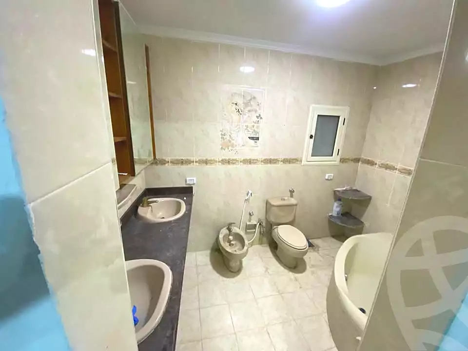 https://aqarmap.com.eg/ar/listing/7041584-for-sale-alexandria-al-agamy-lbytsh-al-samalehy-2-st