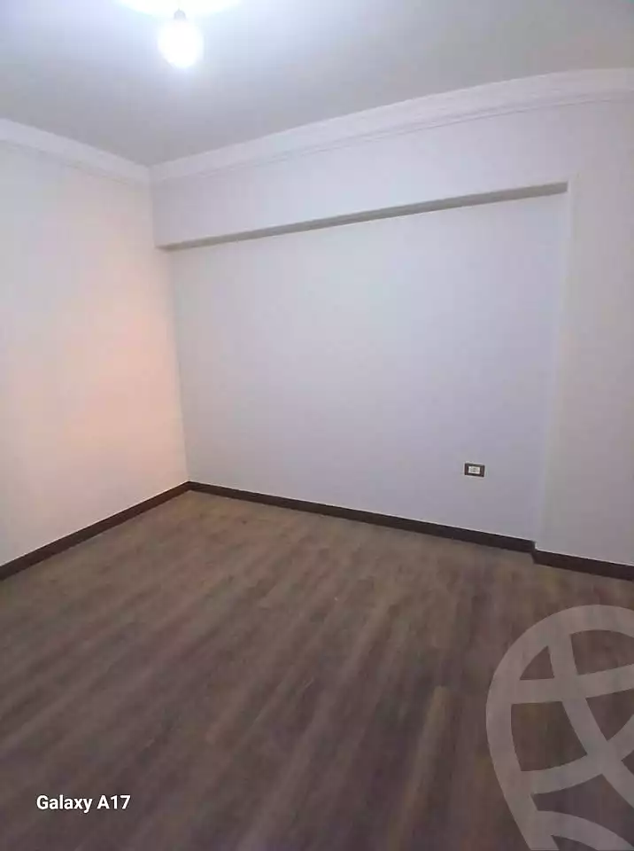 https://aqarmap.com.eg/ar/listing/7041623-for-sale-alexandria-el-mandara-alex-el-mandara-bahri-sidi-kamal-st