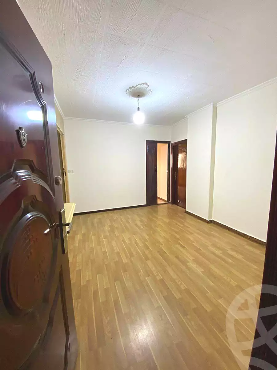 https://aqarmap.com.eg/ar/listing/7041961-for-sale-alexandria-moharram-bey-saleh-al-hedini-st