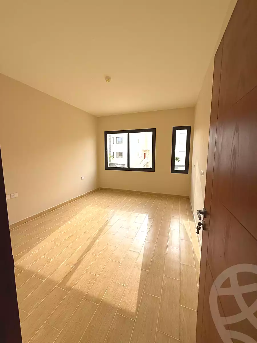 https://aqarmap.com.eg/ar/listing/7043435-for-rent-cairo-new-cairo-compounds-fifth-square