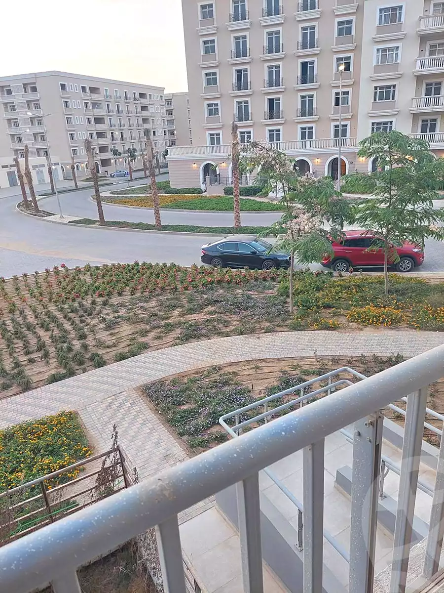 https://aqarmap.com.eg/en/listing/7043535-for-sale-cairo-new-cairo-compounds-hyde-park-centre-ville-hyde-park