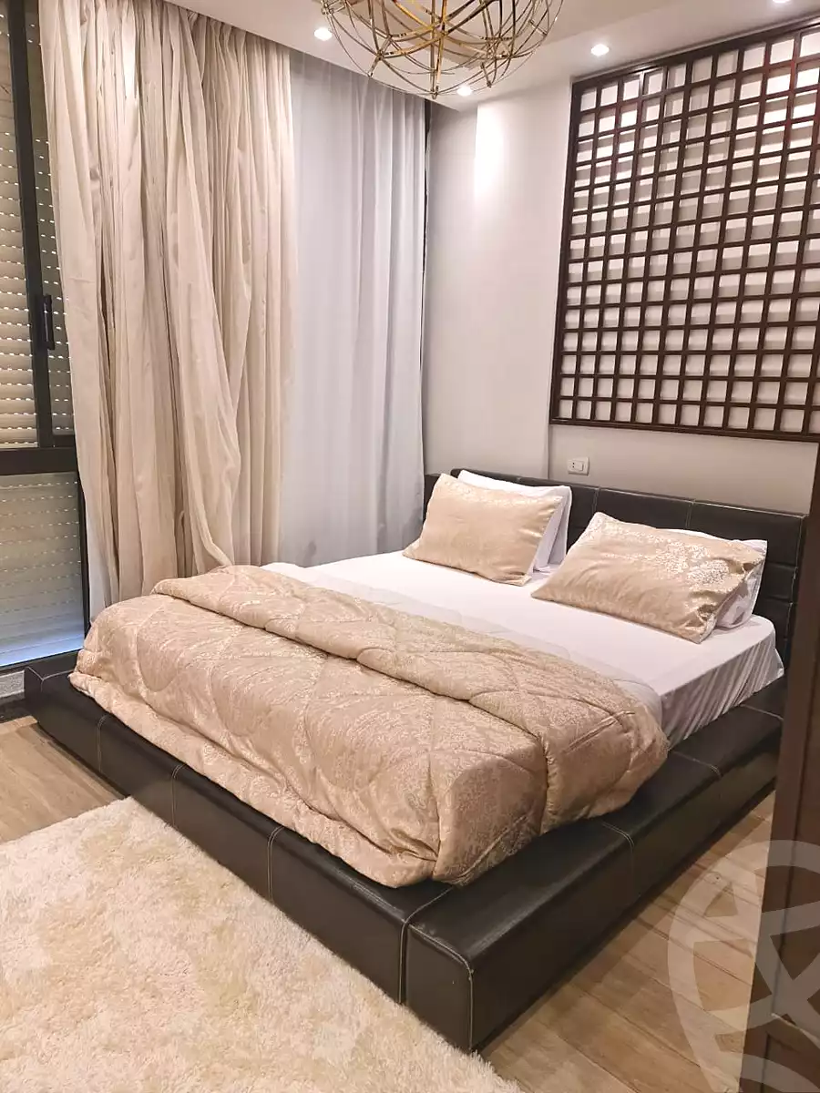 https://aqarmap.com.eg/en/listing/7043729-for-sale-cairo-new-cairo-compounds-lakeview-residence