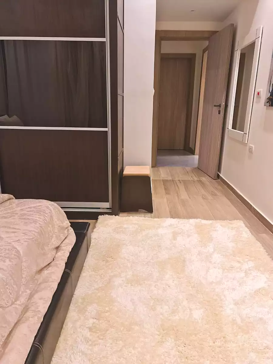 https://aqarmap.com.eg/en/listing/7043729-for-sale-cairo-new-cairo-compounds-lakeview-residence