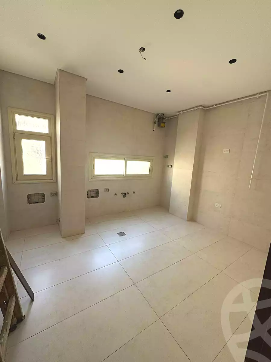 https://aqarmap.com.eg/ar/listing/7043975-for-rent-cairo-new-cairo-first-settlement-mhwr-mstfy-kml