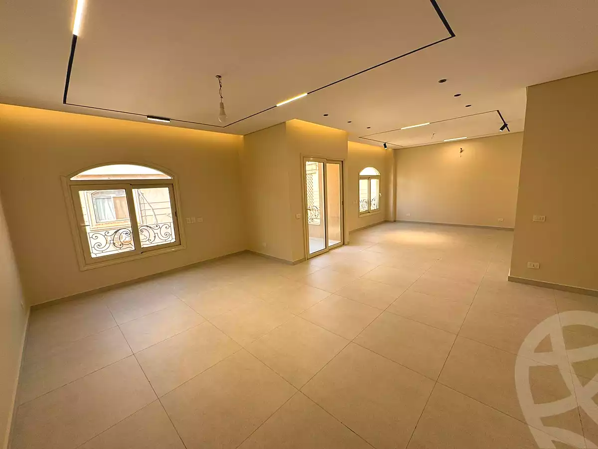 https://aqarmap.com.eg/ar/listing/7043975-for-rent-cairo-new-cairo-first-settlement-mhwr-mstfy-kml