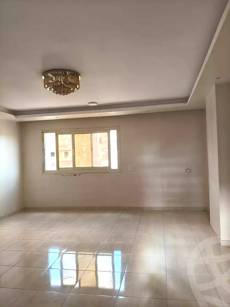 https://aqarmap.com.eg/ar/listing/7044437-for-sale-cairo-helwan-el-shareaa-el-sharby-st