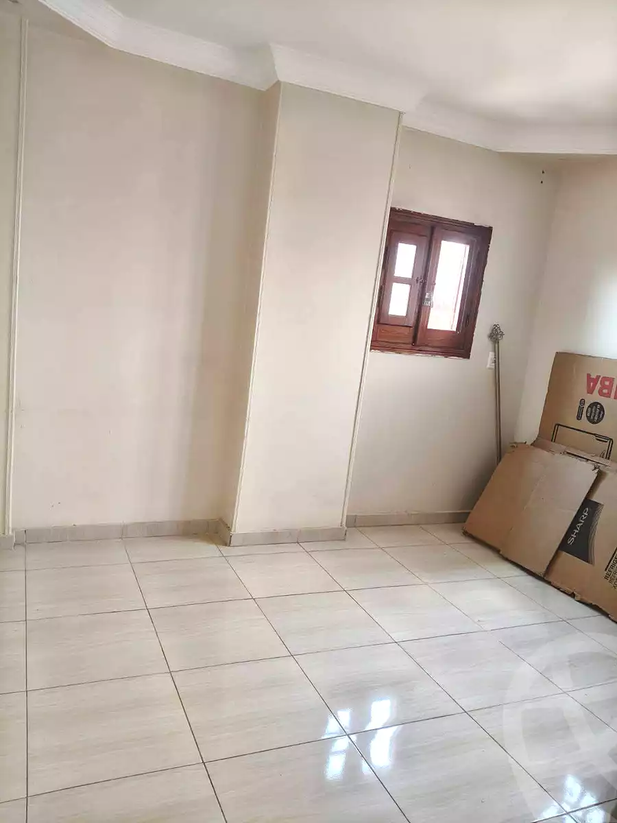 https://aqarmap.com.eg/ar/listing/7044437-for-sale-cairo-helwan-el-shareaa-el-sharby-st