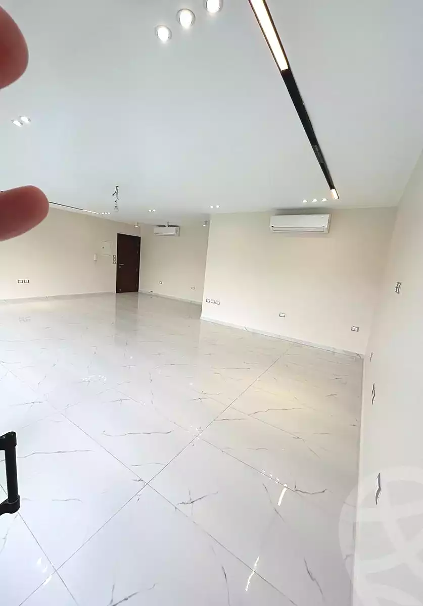 https://aqarmap.com.eg/en/listing/7045031-for-rent-cairo-new-cairo-compounds-lakeview-residence