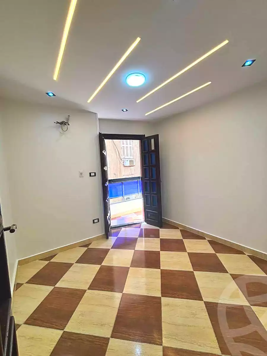 https://aqarmap.com.eg/ar/listing/7045092-for-sale-alexandria-el-asafra-shr-45