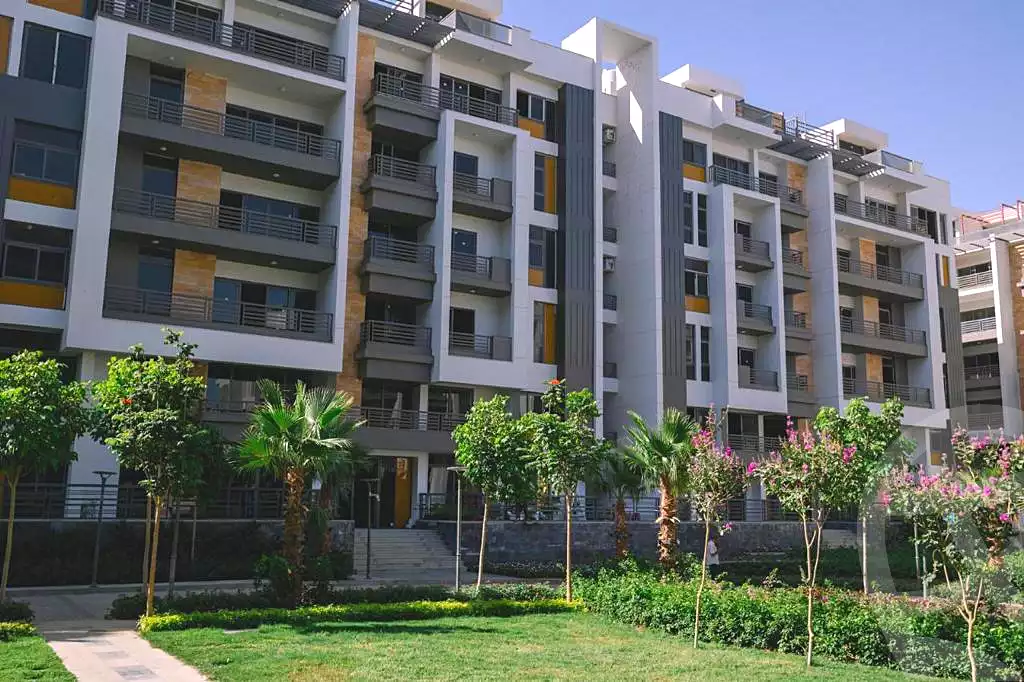 https://aqarmap.com.eg/en/listing/7045070-for-sale-cairo-new-cairo-compounds-dh-ykwn-ryzdns-styl-hwm