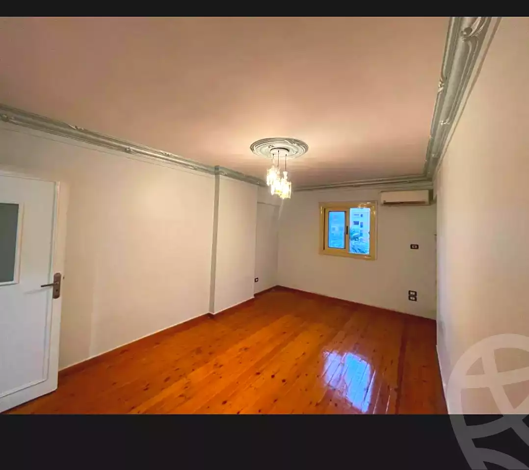 https://aqarmap.com.eg/en/listing/7046480-for-sale-alexandria-sydy-bshr-sydy-bshr-bhry-shr-khld-bn-lwlyd