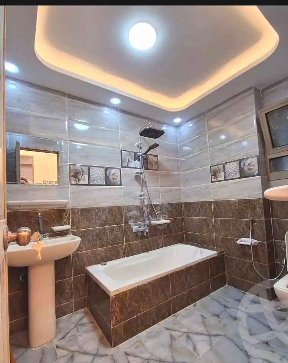 https://aqarmap.com.eg/en/listing/7046929-for-sale-alexandria-al-agamy-el-hanouvel-kasr-al-quiri-st-1