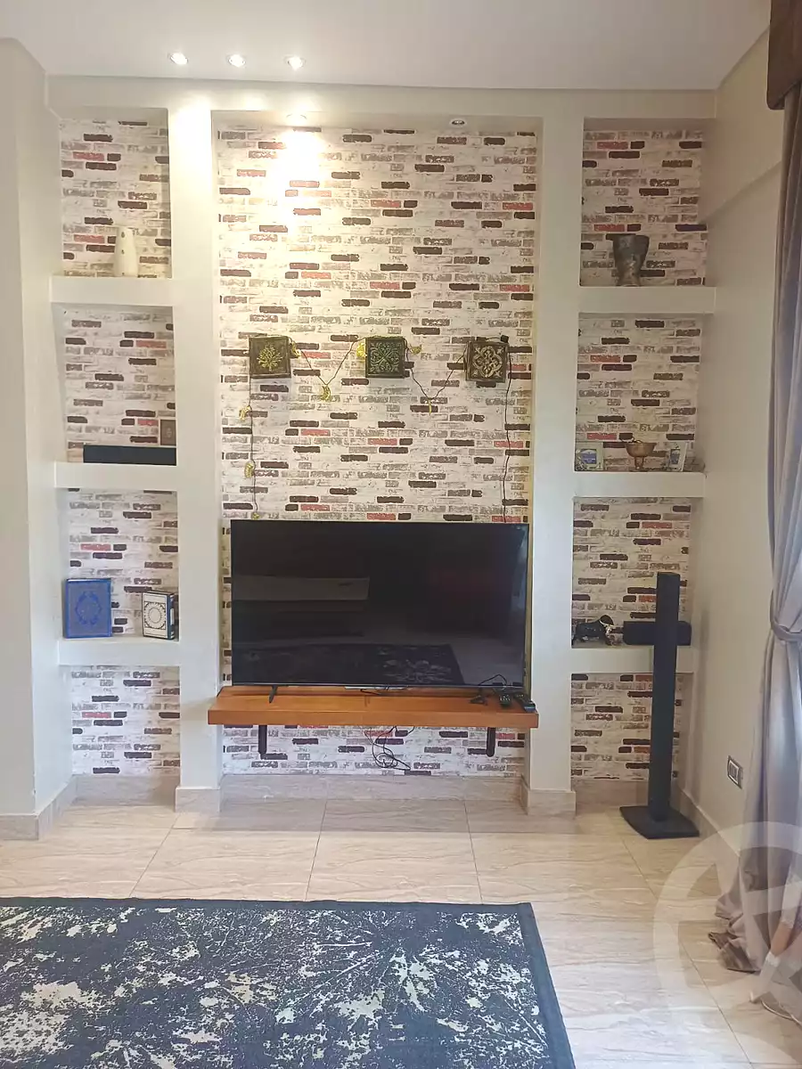 https://aqarmap.com.eg/ar/listing/7047193-for-rent-cairo-new-cairo-compounds-kmbwnd-fyldj-jyt-blm-hylz