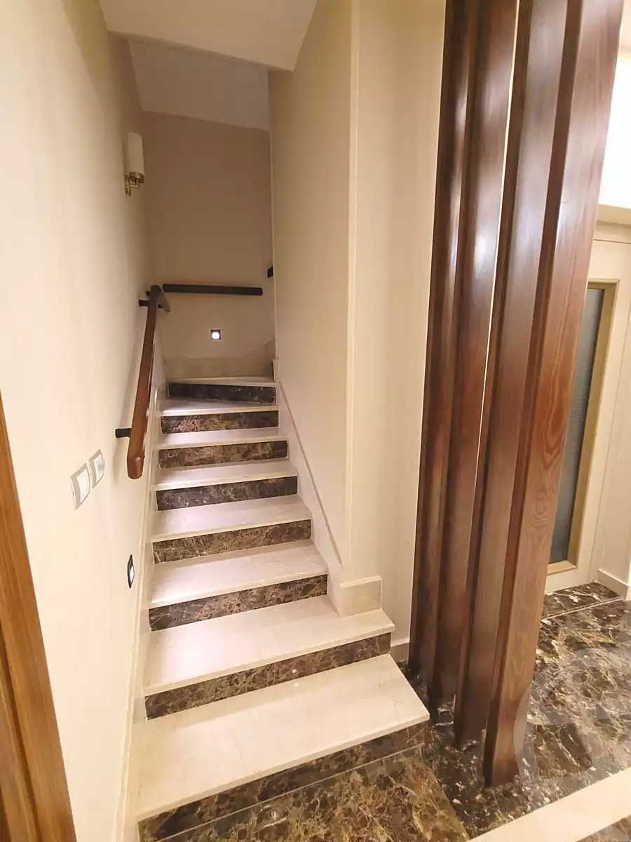 4 BR Twinhouse in Continental Residence, photo 4 of 36