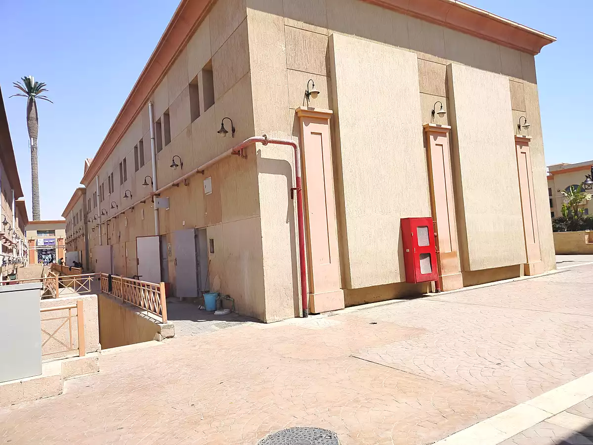 https://aqarmap.com.eg/en/listing/7049184-for-sale-cairo-new-cairo-lrhb-city-malls-and-markets