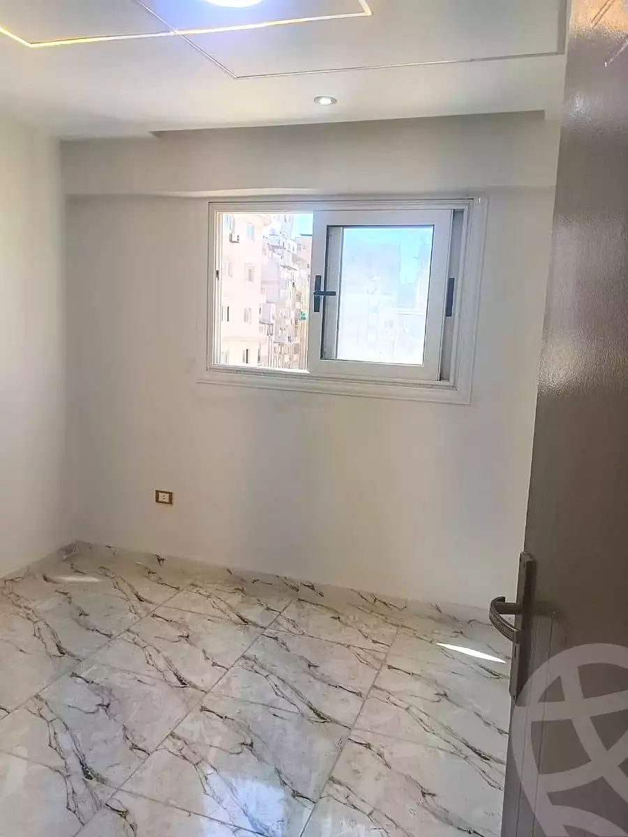 https://aqarmap.com.eg/ar/listing/7042499-for-sale-alexandria-sydy-bshr-sydy-bshr-bhry-shr-khld-bn-lwlyd