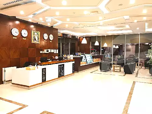 https://aqarmap.com.eg/ar/listing/7014148-for-rent-cairo-dokki-kwrnysh-lnyl