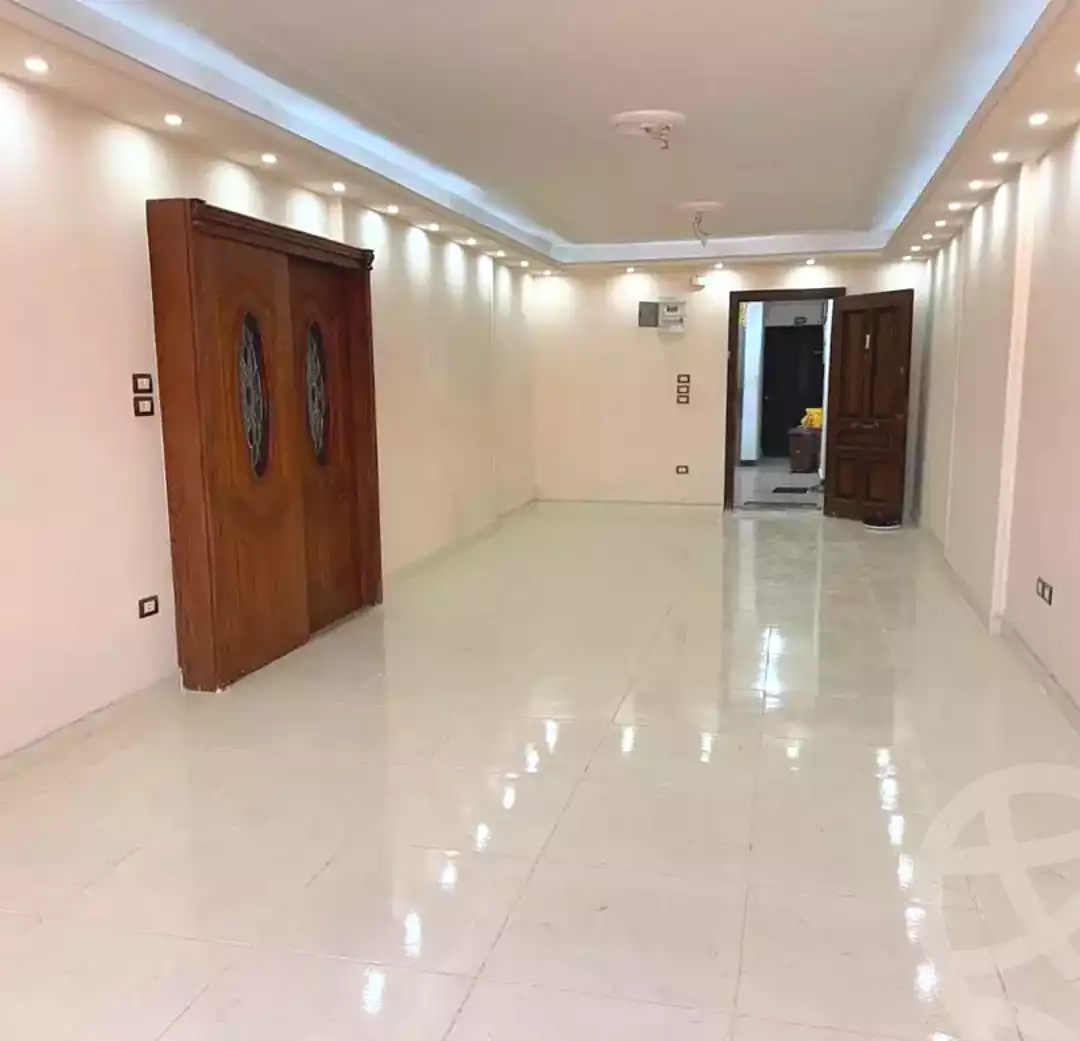 https://aqarmap.com.eg/en/listing/7050026-for-sale-alexandria-ganaklis