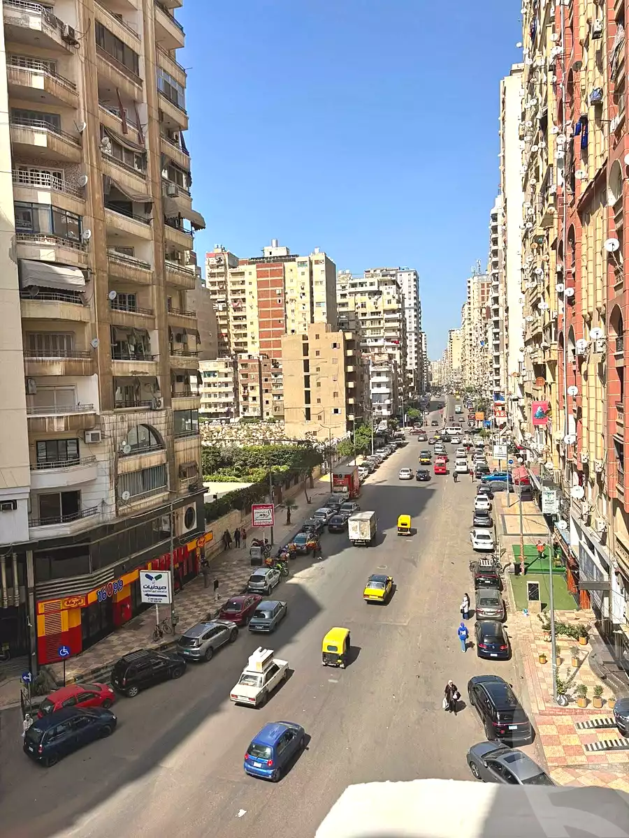 https://aqarmap.com.eg/ar/listing/7050058-for-sale-alexandria-sydy-bshr-sydy-bshr-bhry-shr-mhmwd-l-yswy