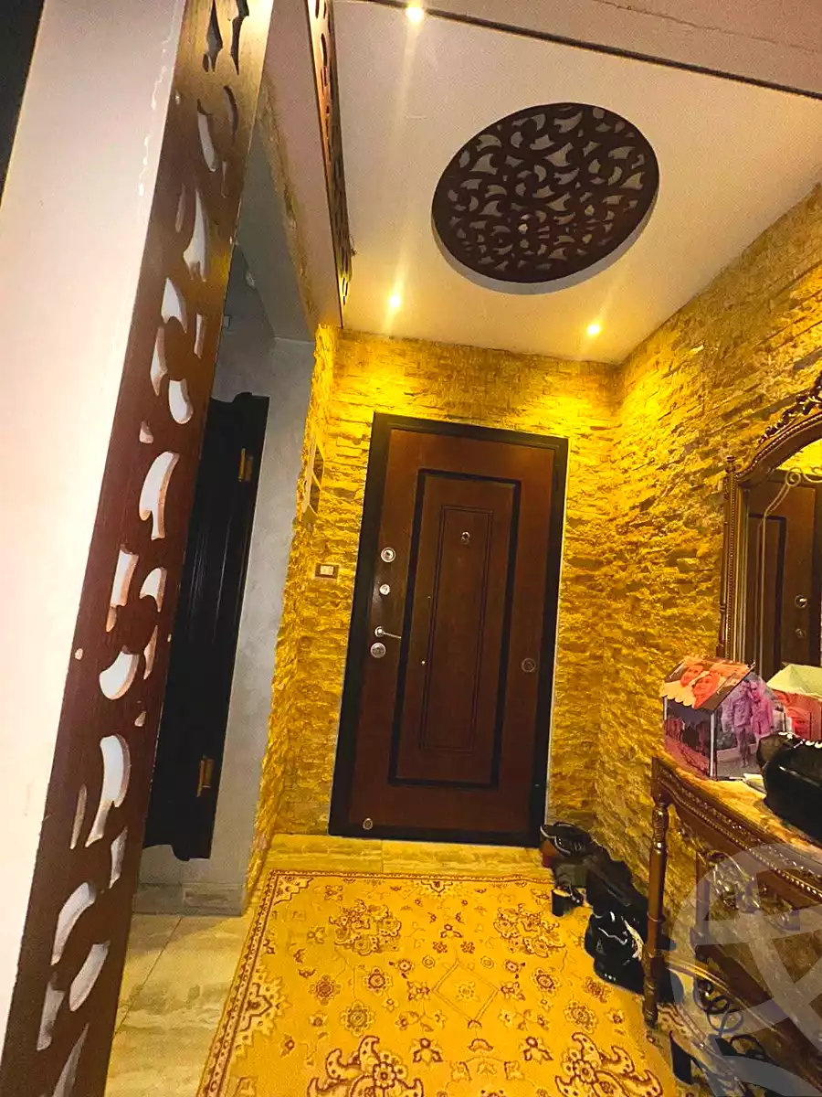 https://aqarmap.com.eg/ar/listing/7050486-for-sale-cairo-helwan-helwan-el-sharkeya-heidar-st