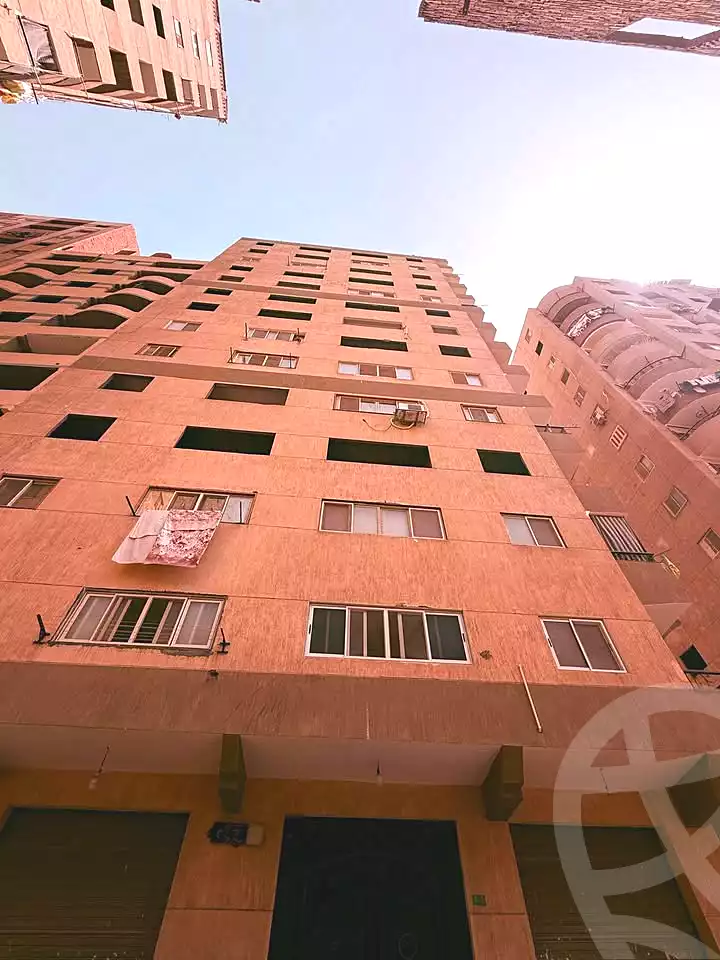 https://aqarmap.com.eg/ar/listing/7050822-for-sale-cairo-helwan-hadayek-helwan-el-eshrein-st