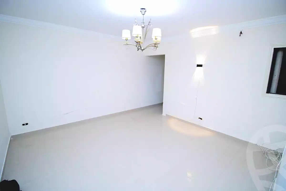 https://aqarmap.com.eg/ar/listing/7050947-for-sale-alexandria-camp-cesar-famous-st