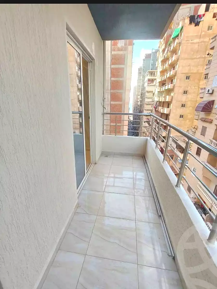 https://aqarmap.com.eg/ar/listing/7051174-for-sale-alexandria-miami-khld-bn-lwlyd