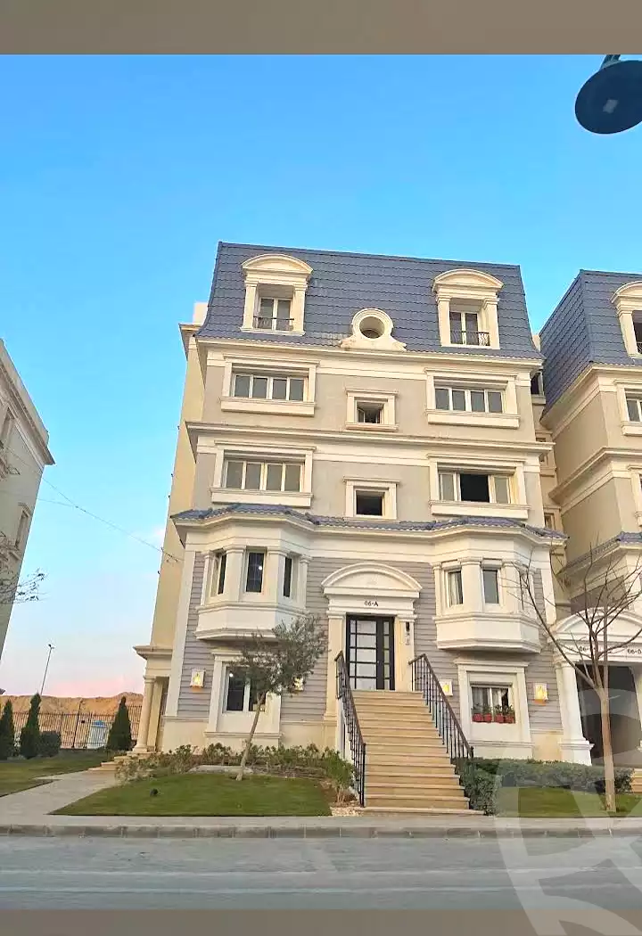 https://aqarmap.com.eg/en/listing/7051737-for-sale-cairo-new-cairo-compounds-mountain-view-hyde-park