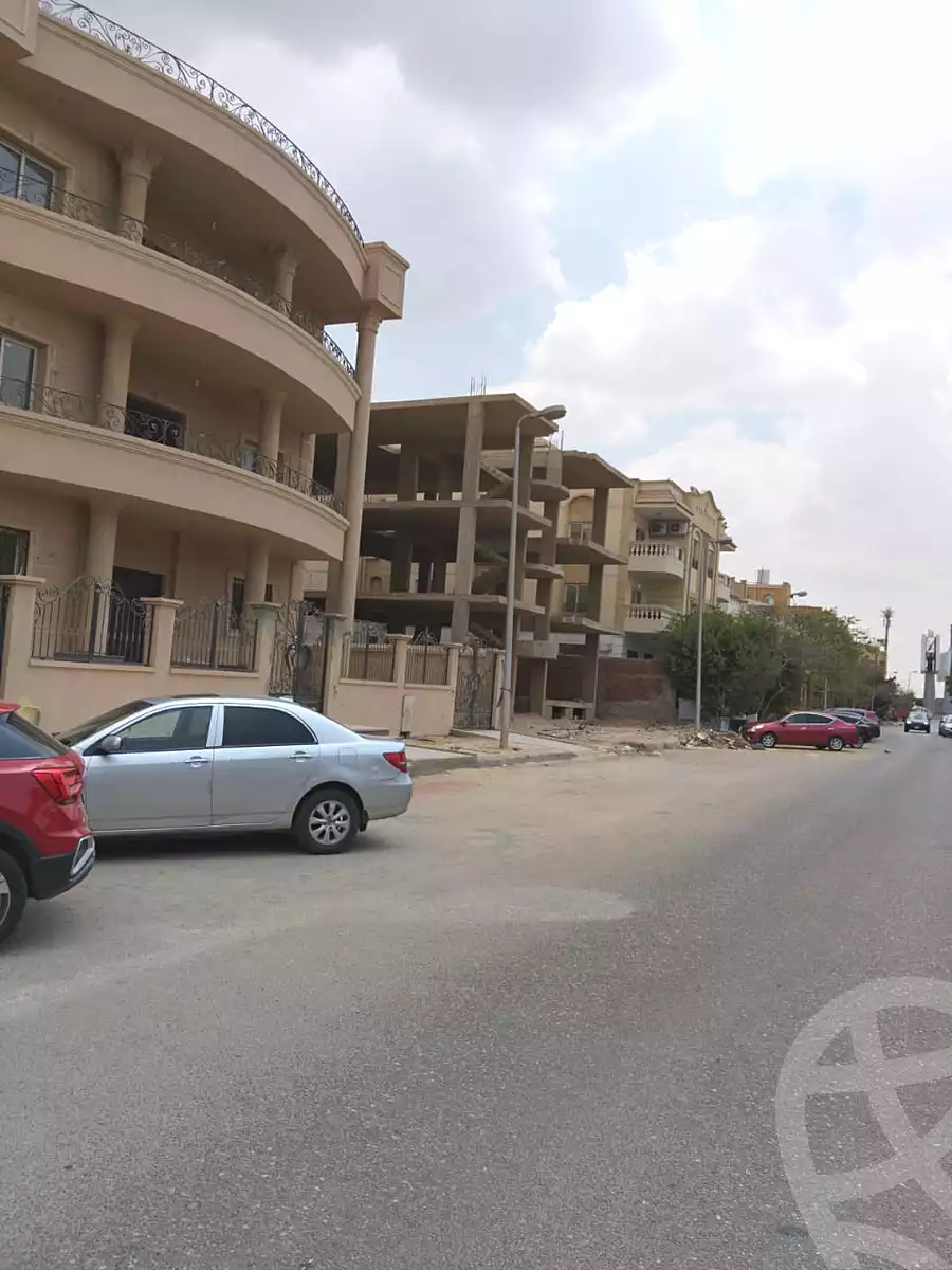 https://aqarmap.com.eg/ar/listing/7052447-for-sale-cairo-new-cairo-ganob-el-akadamiya-south-academy-a-zaid-ebn-haretha-st