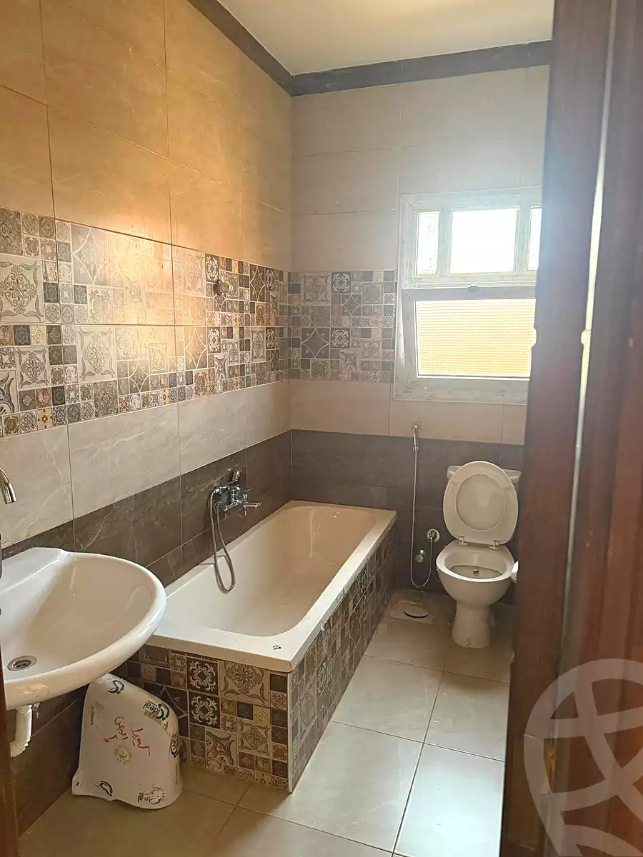 https://aqarmap.com.eg/ar/listing/7052576-for-rent-cairo-new-cairo-compounds-el-mostashareen-compound