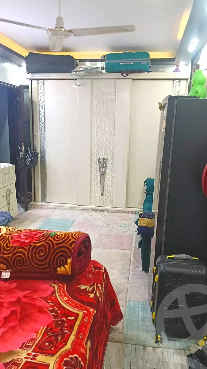 https://aqarmap.com.eg/ar/listing/7052806-for-sale-cairo-helwan-ahmed-enci-st