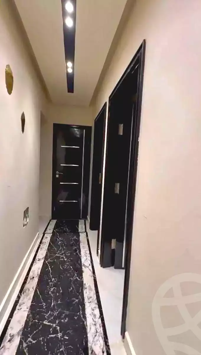 https://aqarmap.com.eg/ar/listing/7052894-for-sale-cairo-helwan-helwan-el-sharkeya-omar-ibn-abd-el-aziz-st
