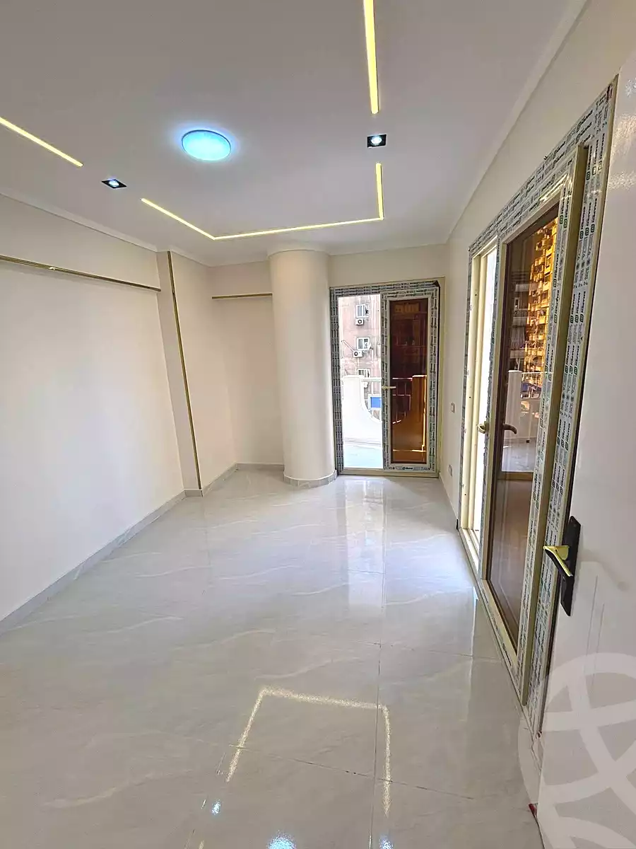 https://aqarmap.com.eg/ar/listing/7053637-for-sale-alexandria-sydy-bshr-sydy-bshr-bhry-shr-mhmwd-l-yswy