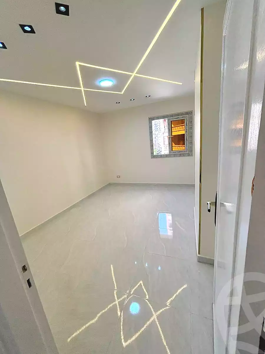 https://aqarmap.com.eg/ar/listing/7053637-for-sale-alexandria-sydy-bshr-sydy-bshr-bhry-shr-mhmwd-l-yswy