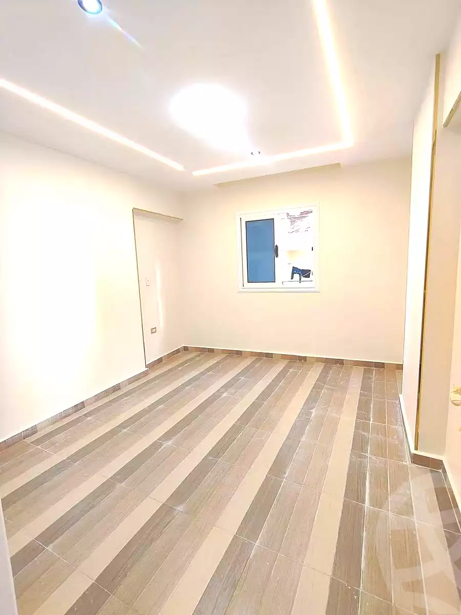 https://aqarmap.com.eg/ar/listing/7054042-for-sale-alexandria-miami-khld-bn-lwlyd