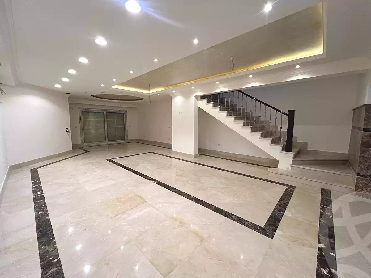 https://aqarmap.com.eg/en/listing/7054910-for-sale-cairo-new-cairo-compounds-mountain-view-hyde-park