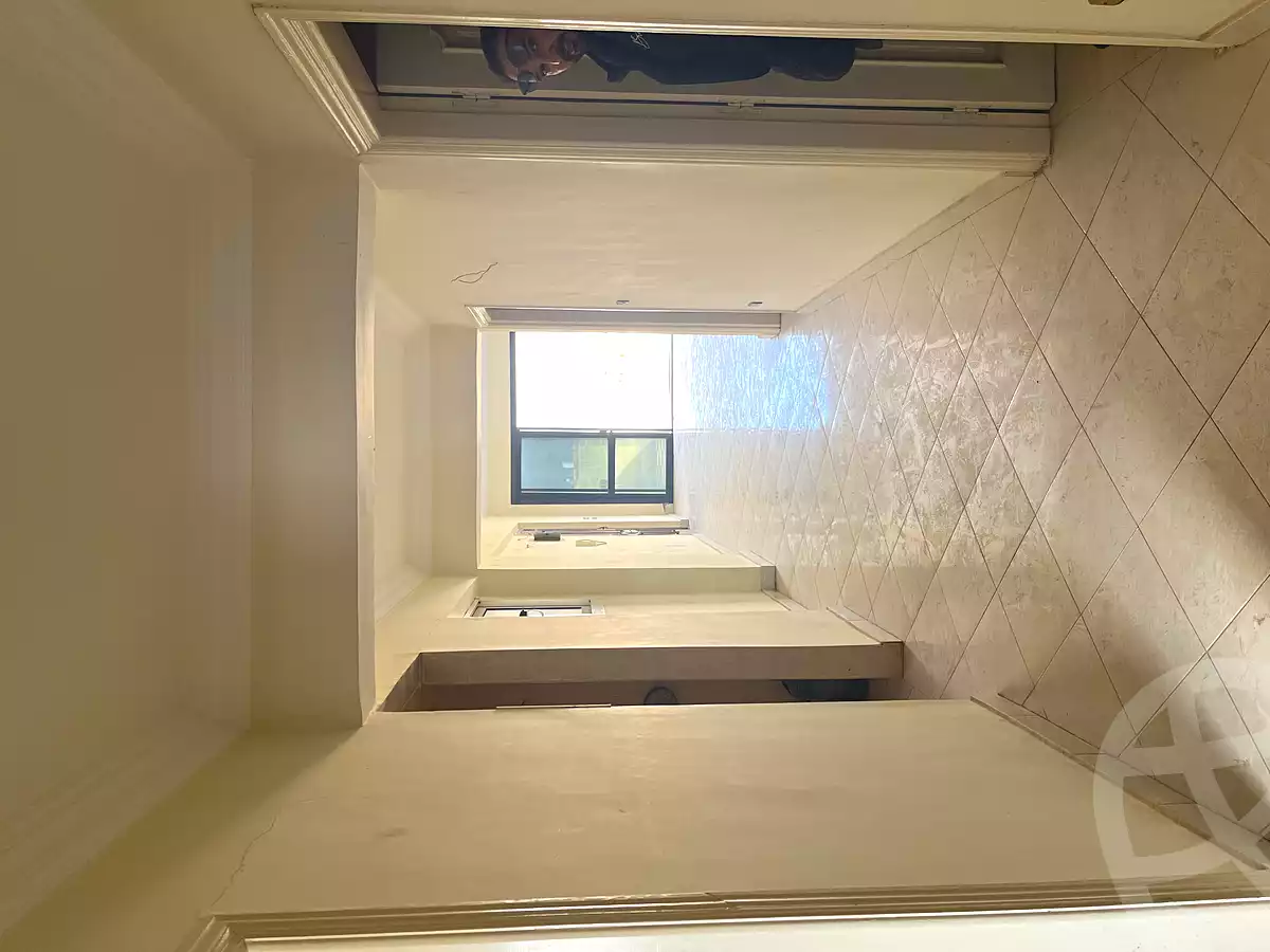 https://aqarmap.com.eg/ar/listing/7055909-for-sale-cairo-new-cairo-ganob-el-akadamiya-south-academy-b-taha-hussein-st