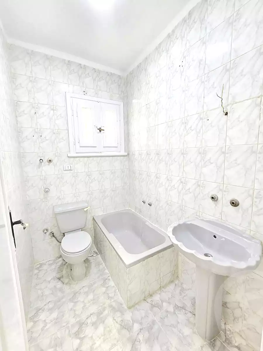 https://aqarmap.com.eg/ar/listing/7055954-for-sale-alexandria-al-agamy-shataa-el-nakheel