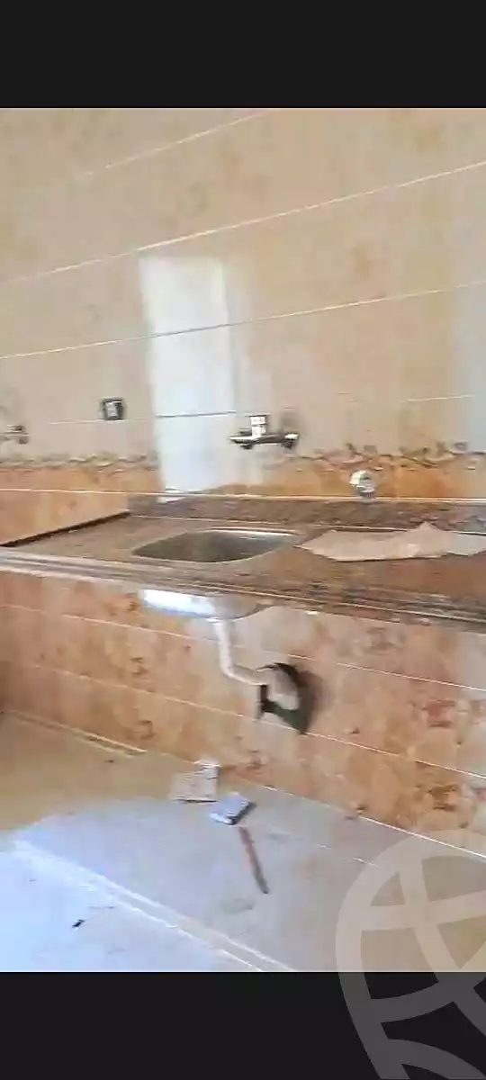 https://aqarmap.com.eg/ar/listing/7056261-for-rent-alexandria-al-agamy-bw-ywsf