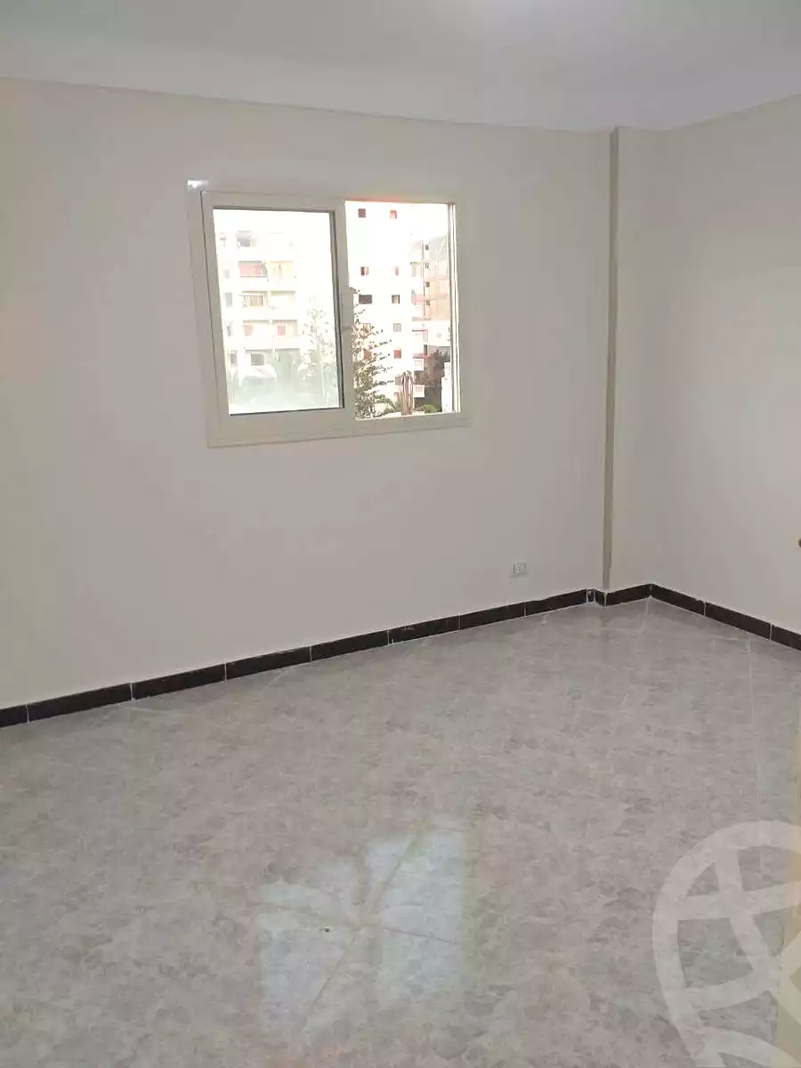 https://aqarmap.com.eg/ar/listing/7056290-for-sale-alexandria-al-agamy-bw-ywsf