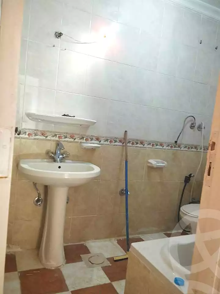 https://aqarmap.com.eg/en/listing/7056517-for-sale-alexandria-al-agamy-el-hanouvel-abo-el-shawareb-st