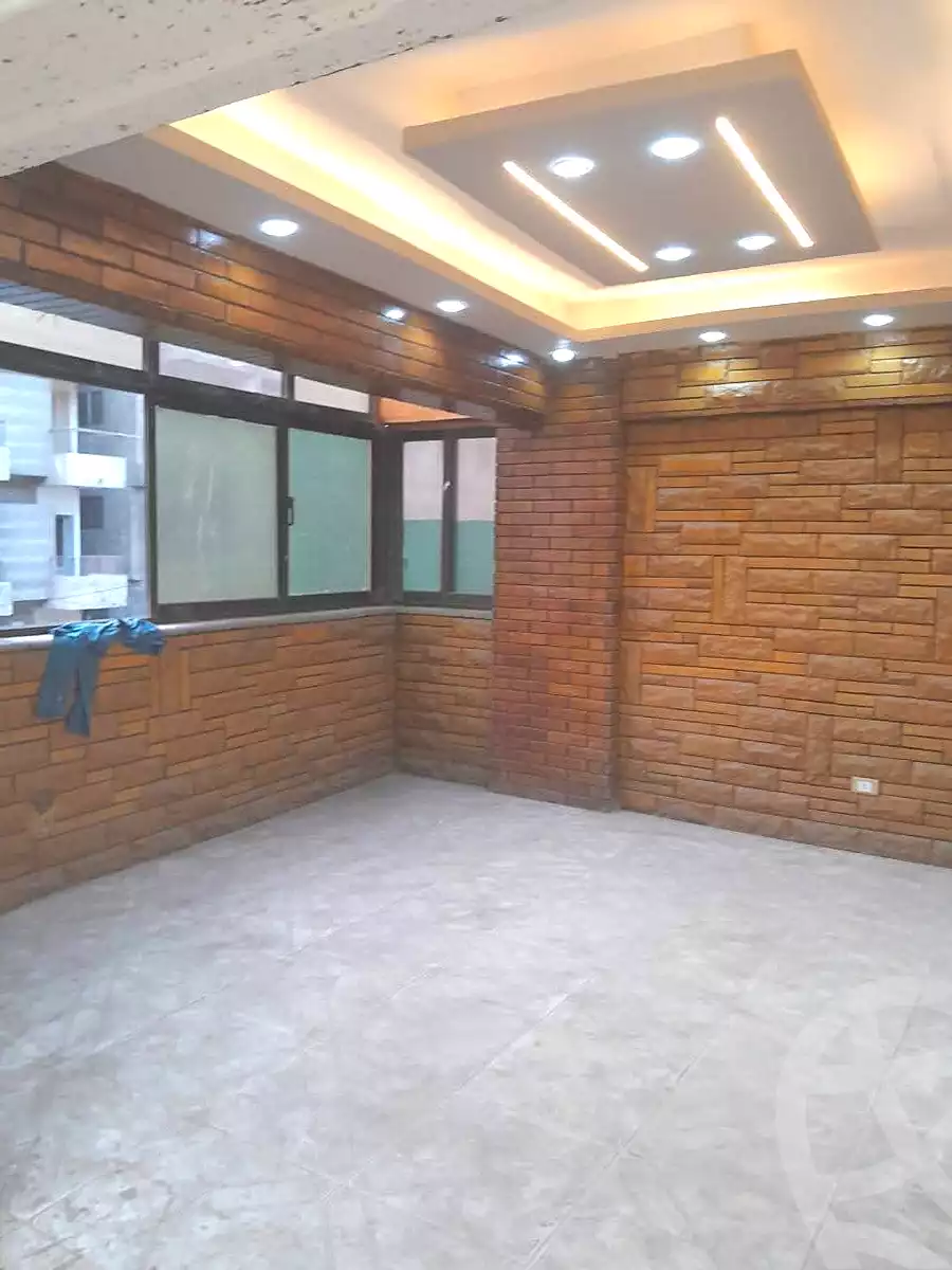 https://aqarmap.com.eg/ar/listing/7057618-for-sale-alexandria-al-agamy-el-hanouvel