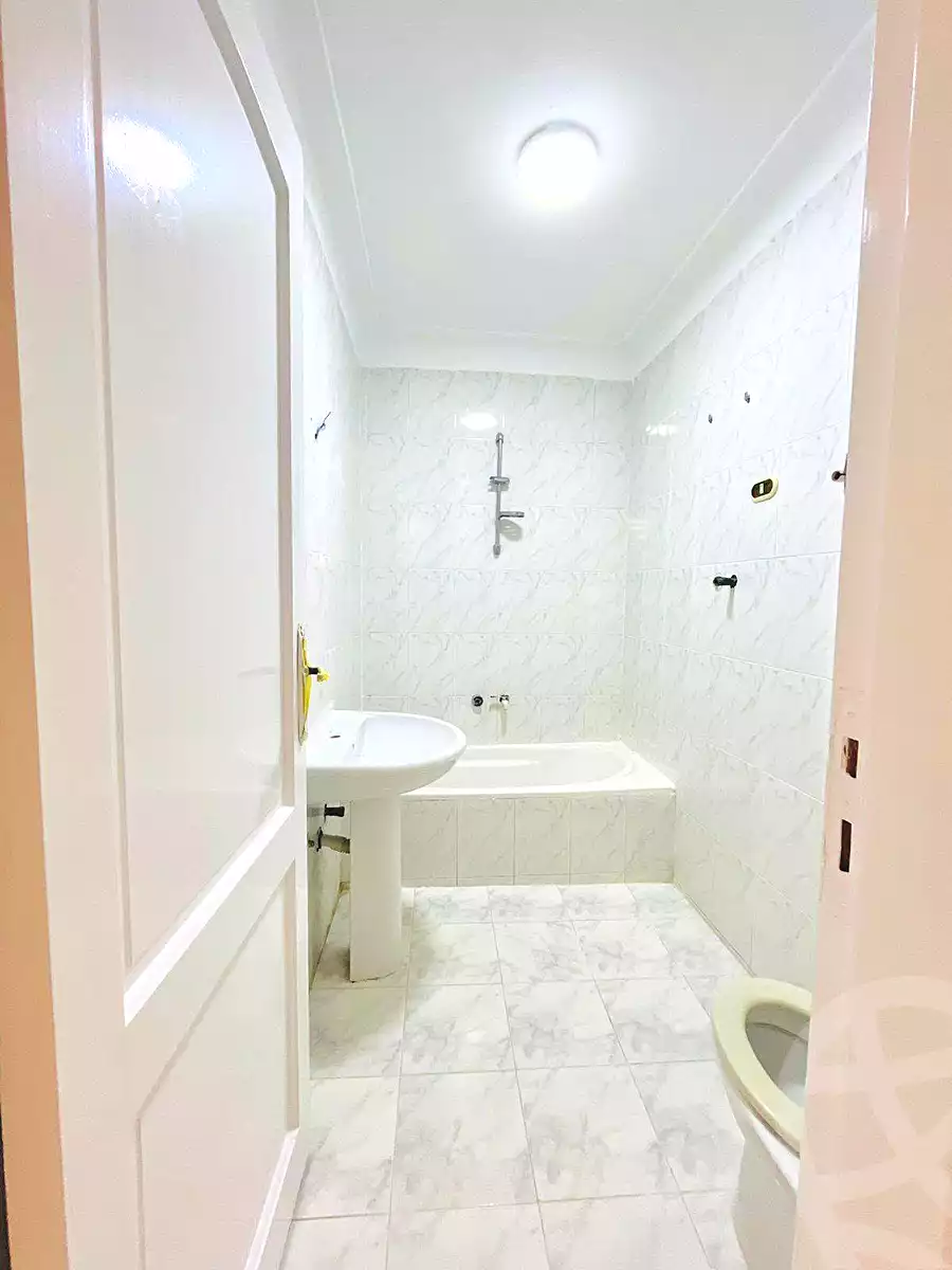 https://aqarmap.com.eg/en/listing/7057929-for-sale-alexandria-al-agamy-shataa-el-nakheel