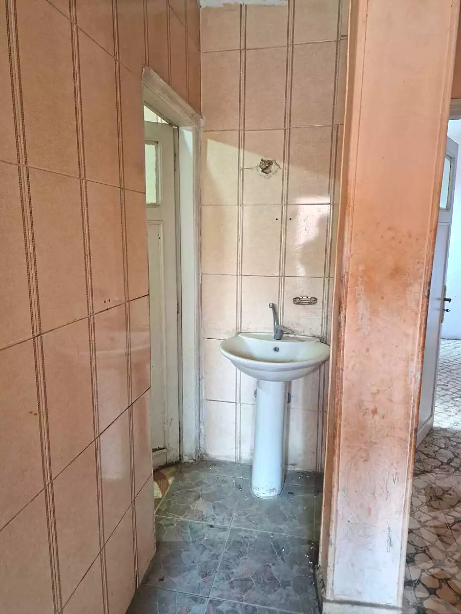 https://aqarmap.com.eg/en/listing/7057937-for-sale-cairo-ain-shams-ain-shams-el-sharkia-gergis-hanna-st