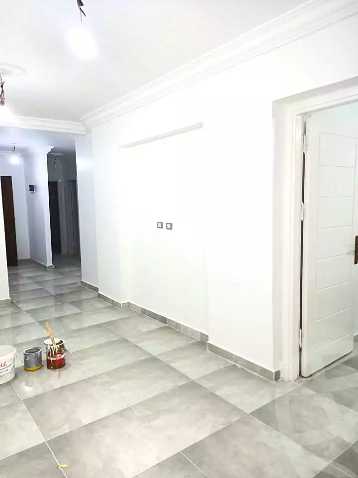 https://aqarmap.com.eg/en/listing/7058104-for-sale-alexandria-al-agamy-bw-ywsf-hosni-mubarak-st