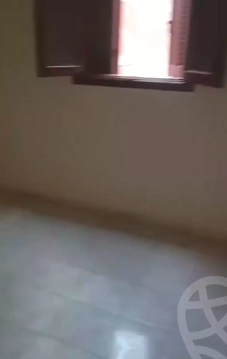 https://aqarmap.com.eg/ar/listing/7058591-for-rent-alexandria-new-miami-eskot