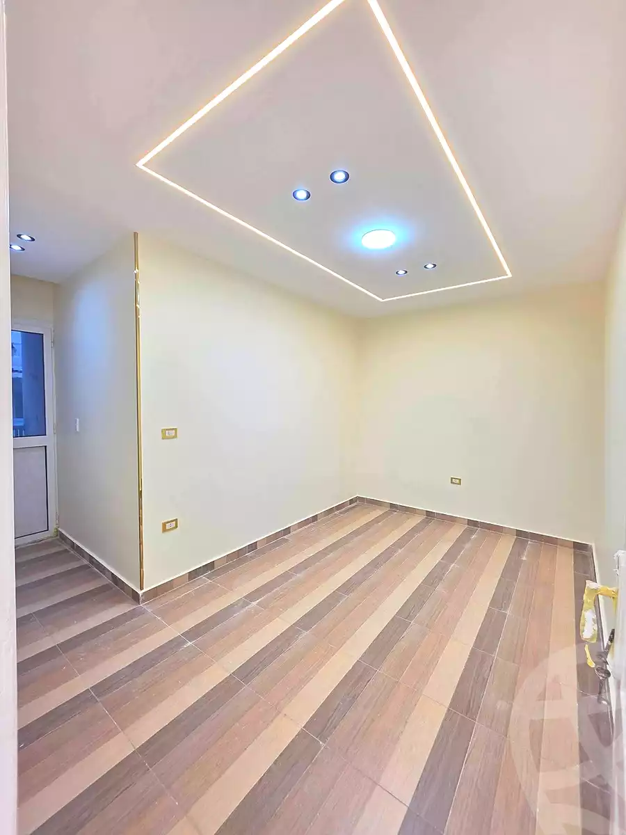 https://aqarmap.com.eg/ar/listing/7058723-for-sale-alexandria-miami-khld-bn-lwlyd